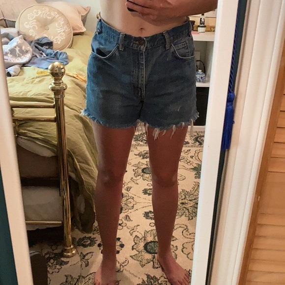 Vintage Levi’s Shorts - Picture 8 of 8